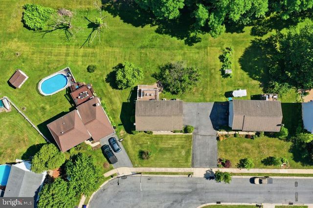 10 MANSION CT W, Birdsboro, PA 19508