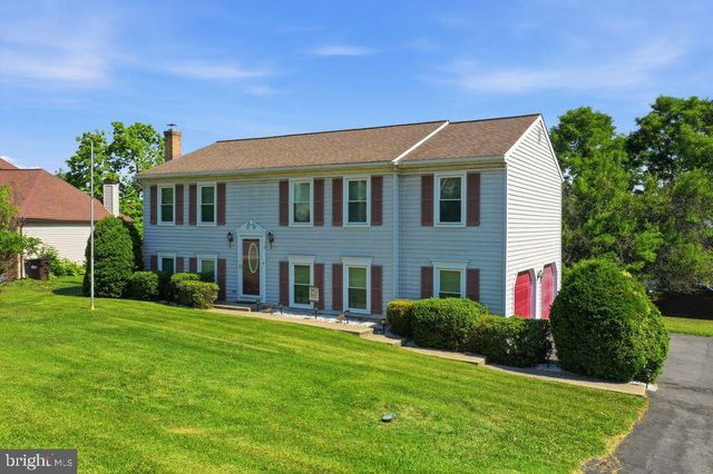 10 MANSION CT W, Birdsboro, PA 19508