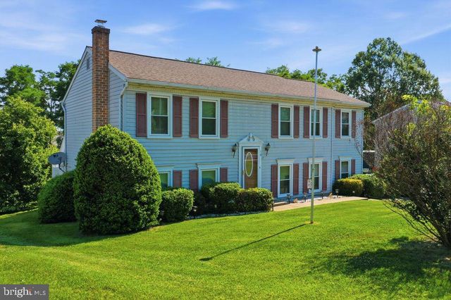 10 MANSION CT W, Birdsboro, PA 19508