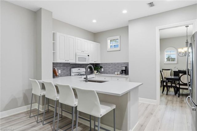 9270 CAMPANILE CIR # 202, Naples, FL 34114