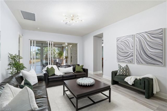 9270 CAMPANILE CIR # 202, Naples, FL 34114