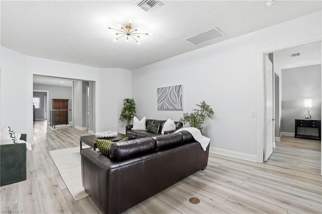 9270 CAMPANILE CIR # 202, Naples, FL 34114