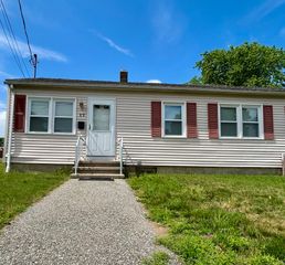 17 Oakland Court, Groton, CT 06340