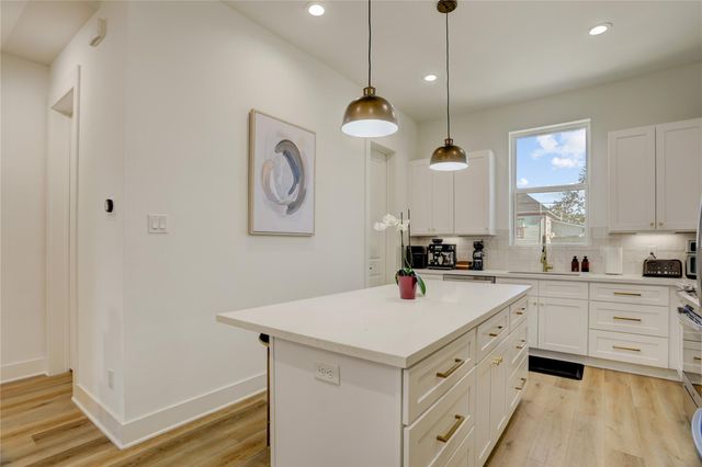2013 Cochran Street, Houston, TX 77009