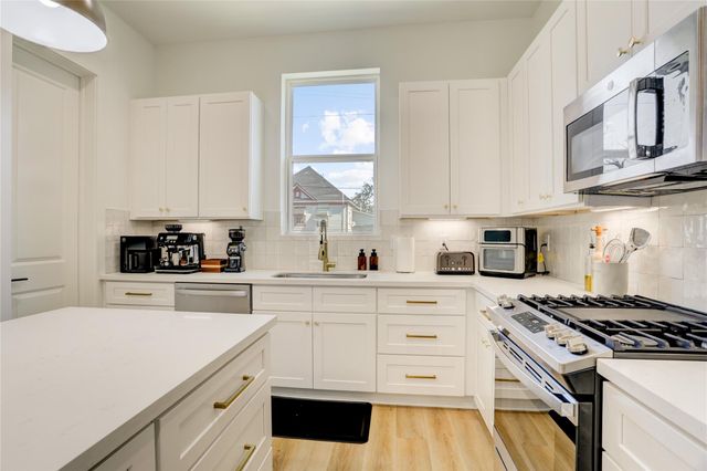 2013 Cochran Street, Houston, TX 77009