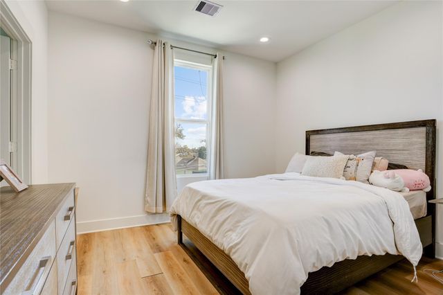 2013 Cochran Street, Houston, TX 77009
