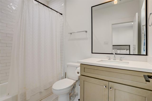 2013 Cochran Street, Houston, TX 77009