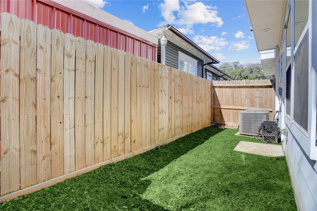 2013 Cochran Street, Houston, TX 77009