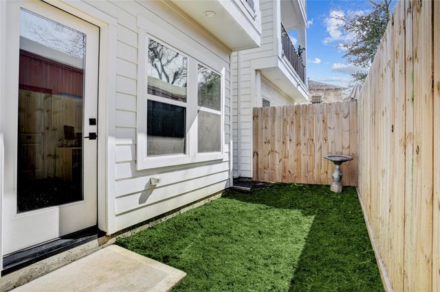 2013 Cochran Street, Houston, TX 77009