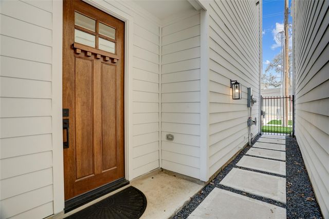 2013 Cochran Street, Houston, TX 77009