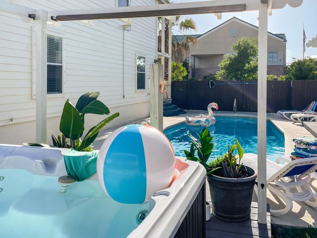 4421 Luke Avenue, Destin, FL 32541