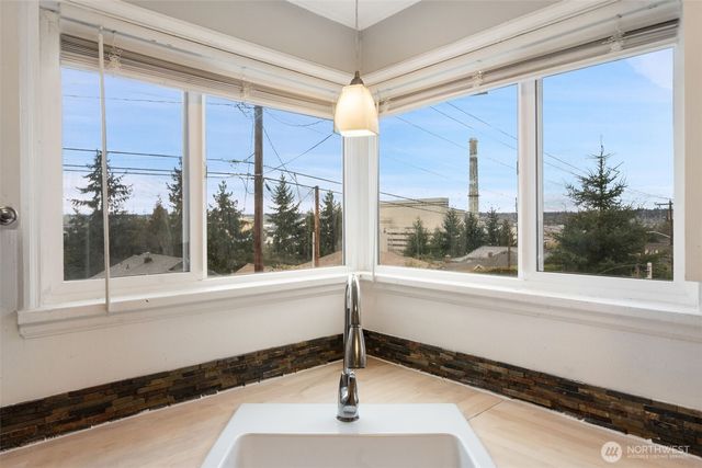 303 S Lafayette Avenue, Bremerton, WA 98312