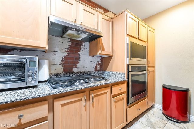 35 East Agate Avenue 201, Las Vegas, NV 89123