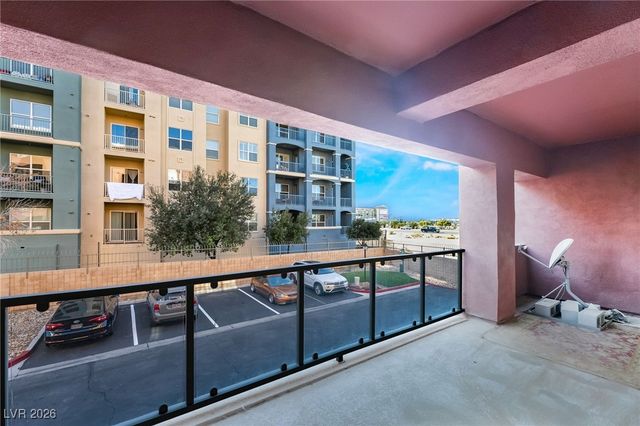 35 East Agate Avenue 201, Las Vegas, NV 89123