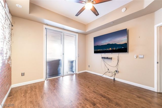 35 East Agate Avenue 201, Las Vegas, NV 89123