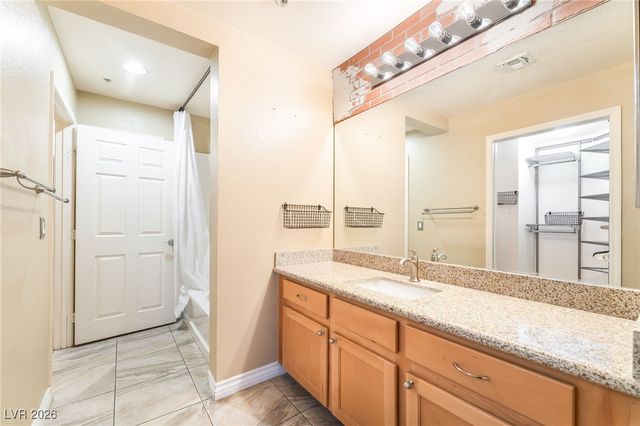 35 East Agate Avenue 201, Las Vegas, NV 89123