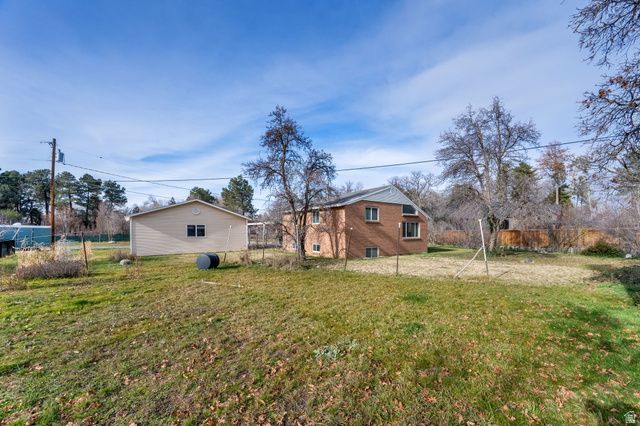 2225 E FARDOWN AVE, Holladay, UT 84121