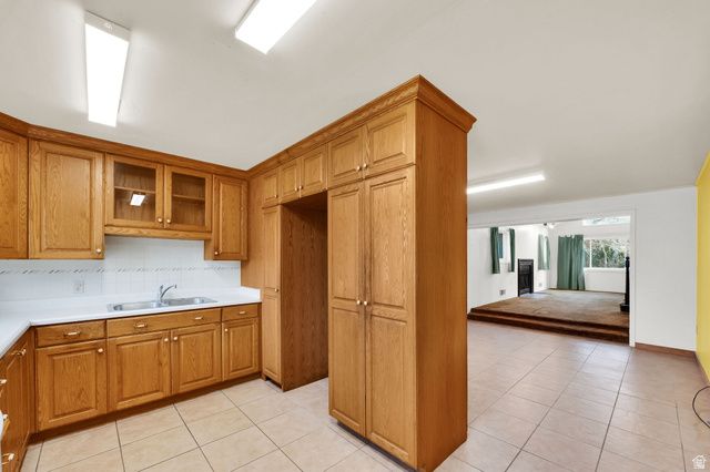 2225 E FARDOWN AVE, Holladay, UT 84121