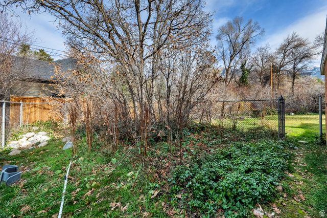 2225 E FARDOWN AVE, Holladay, UT 84121