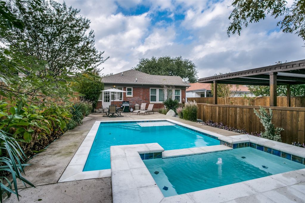 6210 Victor Street, Dallas, TX 75214