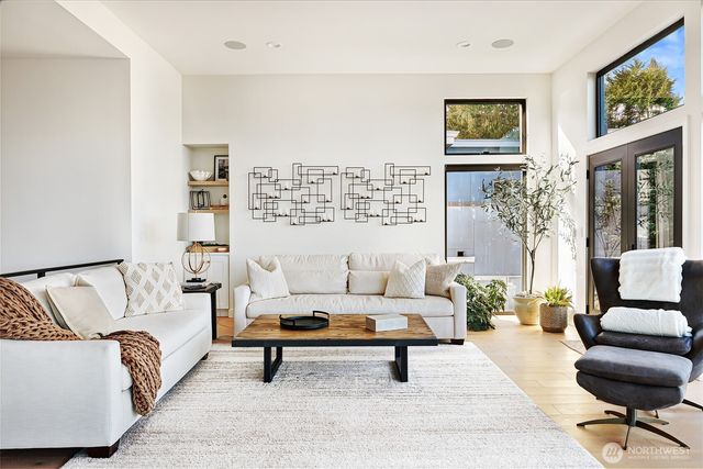 4224 NE 124th Street, Seattle, WA 98125