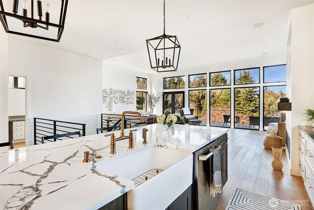 4224 NE 124th Street, Seattle, WA 98125