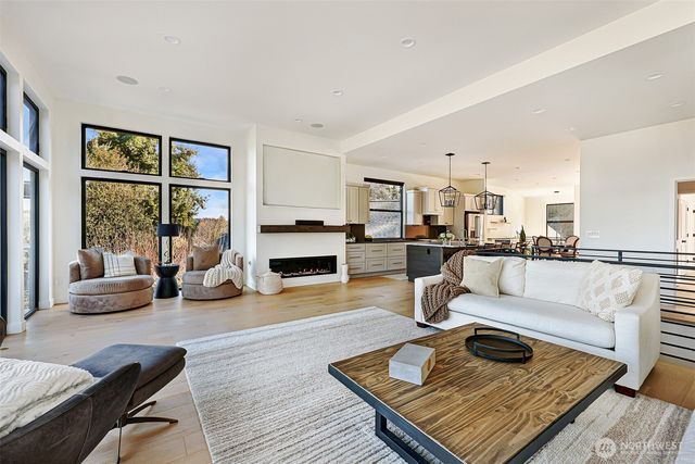 4224 NE 124th Street, Seattle, WA 98125