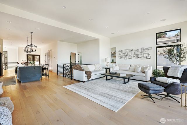 4224 NE 124th Street, Seattle, WA 98125