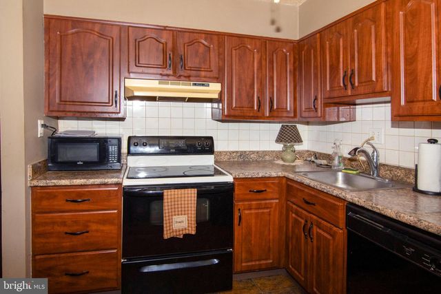 15 DOVER DR, Lindenwold, NJ 08021