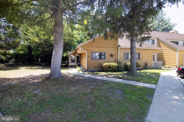 15 DOVER DR, Lindenwold, NJ 08021