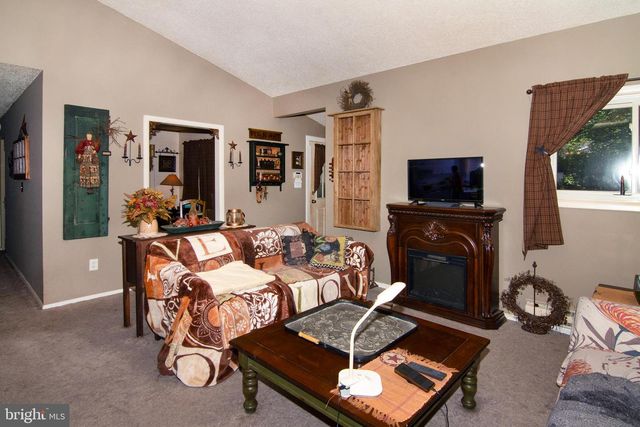 15 DOVER DR, Lindenwold, NJ 08021