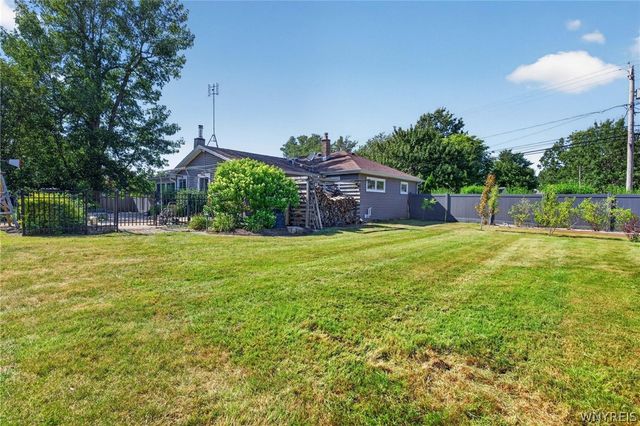 1985 Maple Road, Amherst, NY 14221
