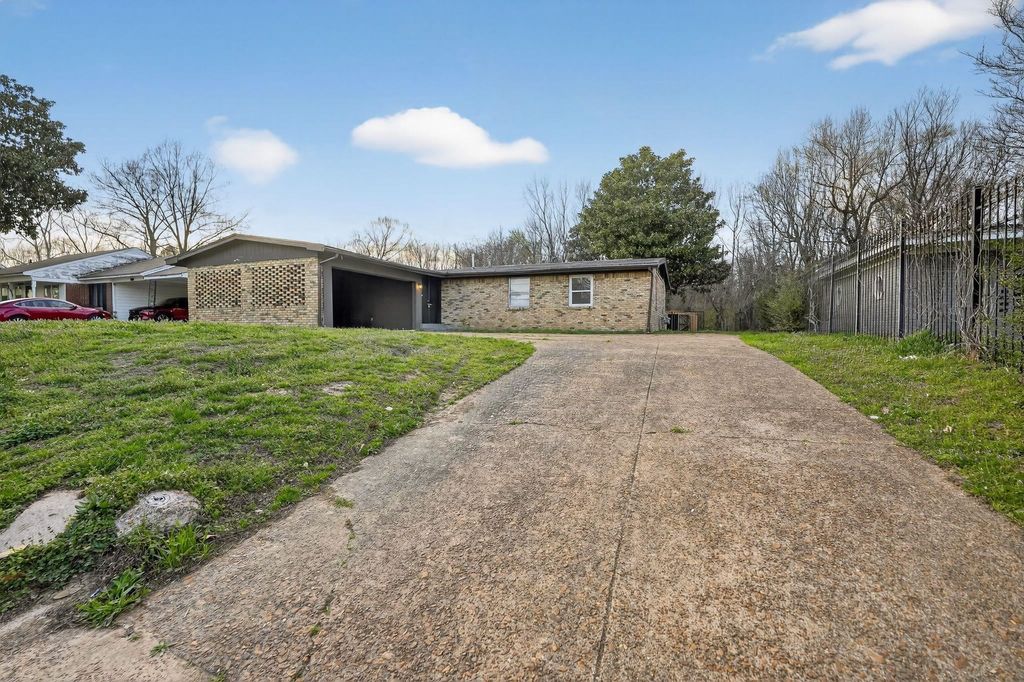 4859 ORTIE DR, Memphis, TN 38109