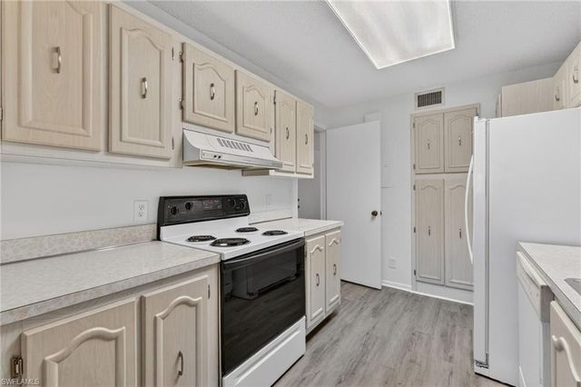 200 Pebble Beach BLVD D103, Naples, FL 34113