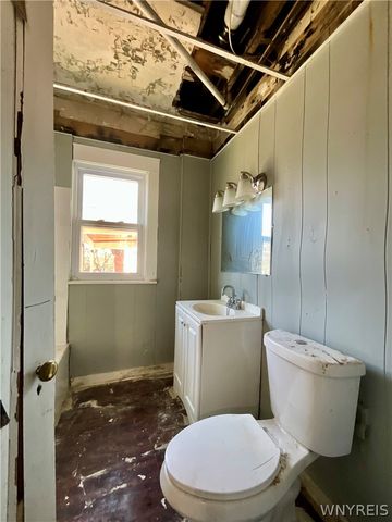 919 Ferry Avenue, Niagara Falls, NY 14301