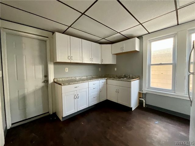 919 Ferry Avenue, Niagara Falls, NY 14301