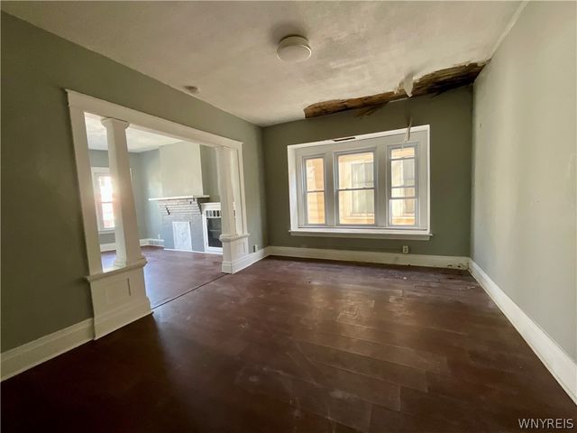 919 Ferry Avenue, Niagara Falls, NY 14301