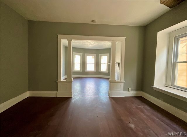 919 Ferry Avenue, Niagara Falls, NY 14301