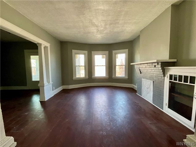 919 Ferry Avenue, Niagara Falls, NY 14301