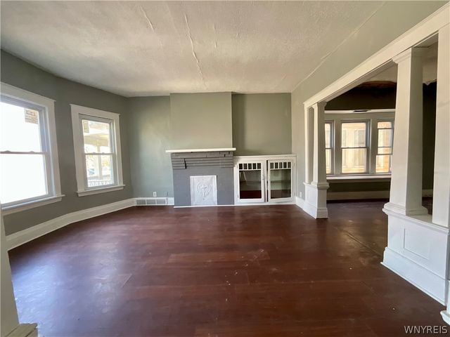 919 Ferry Avenue, Niagara Falls, NY 14301