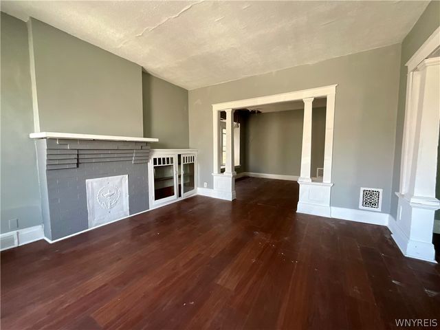 919 Ferry Avenue, Niagara Falls, NY 14301