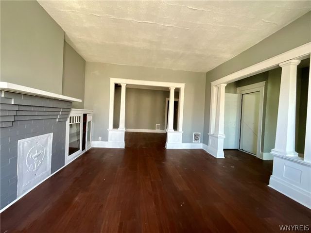 919 Ferry Avenue, Niagara Falls, NY 14301