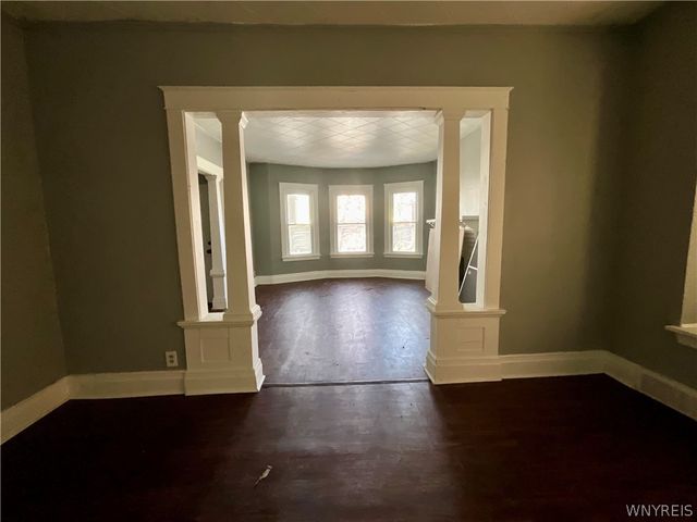 919 Ferry Avenue, Niagara Falls, NY 14301