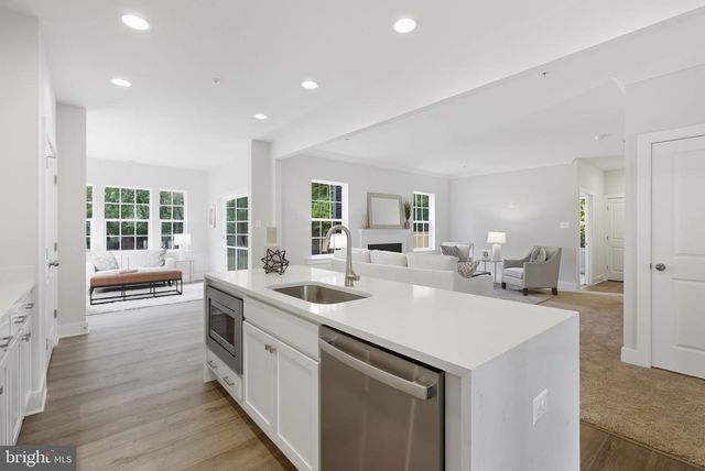 328 RIDGE RD, Washington Grove, MD 20880