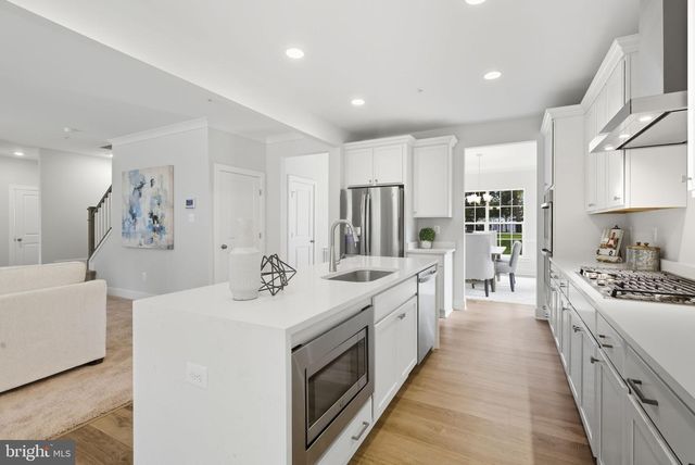 328 RIDGE RD, Washington Grove, MD 20880