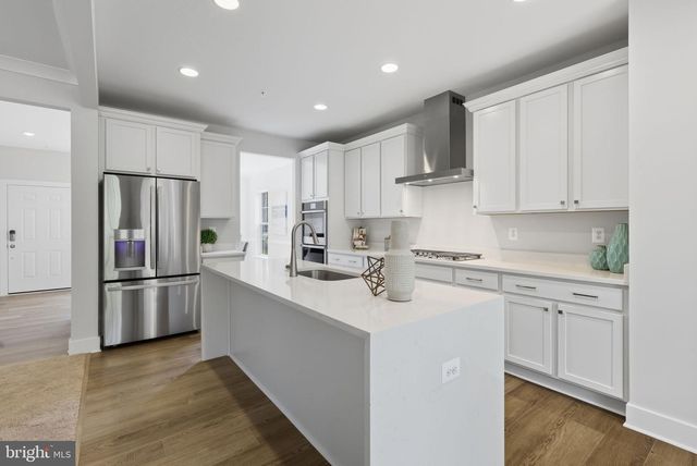 328 RIDGE RD, Washington Grove, MD 20880