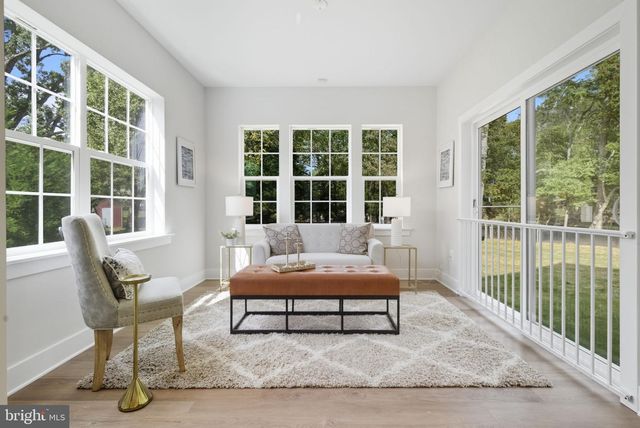 328 RIDGE RD, Washington Grove, MD 20880