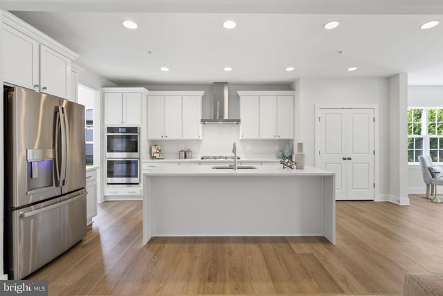 328 RIDGE RD, Washington Grove, MD 20880