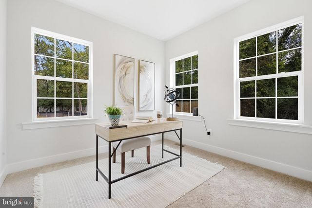 328 RIDGE RD, Washington Grove, MD 20880