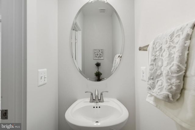 328 RIDGE RD, Washington Grove, MD 20880